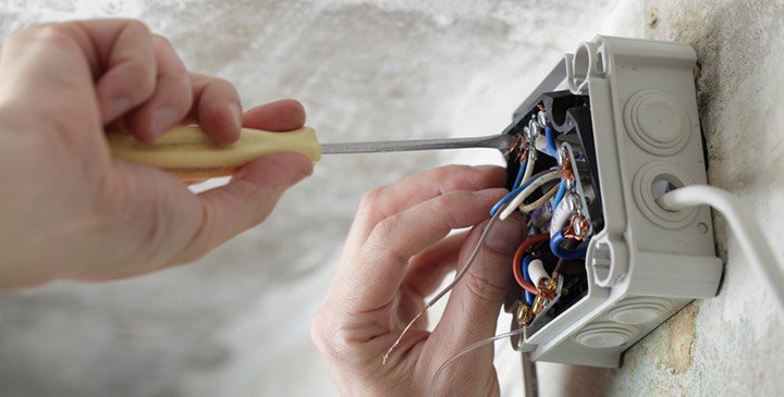 Wat doet een elektricien Staden